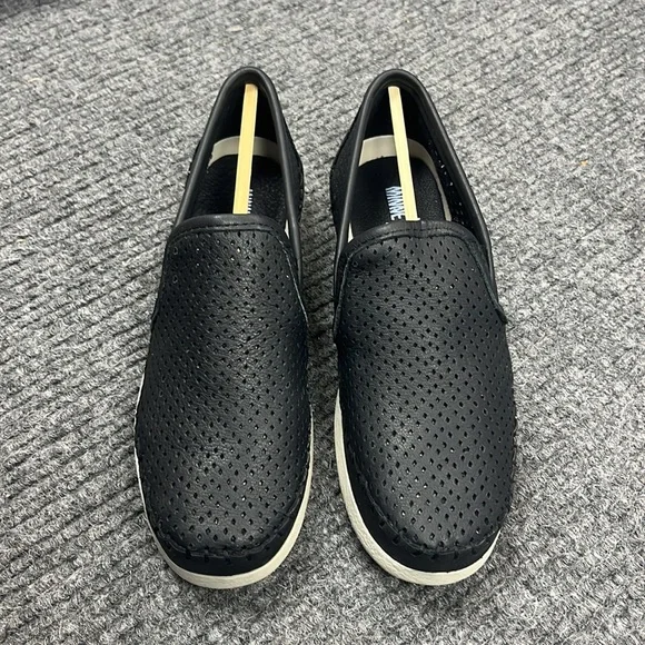 Minnetonka Women’s Pacific Black Loafers (3150) - Picture 1 of 7